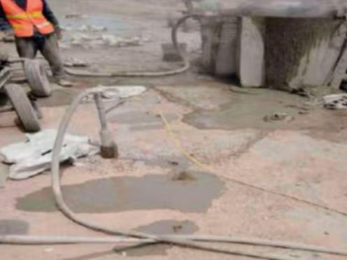 黄岛水泥混凝土路面板底注浆技术 路面脱空注浆整治方案